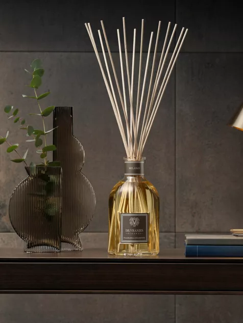 R04167622_ALT03.webp معطر أعواد ميلانو 500 مل – Dr. Vranjes